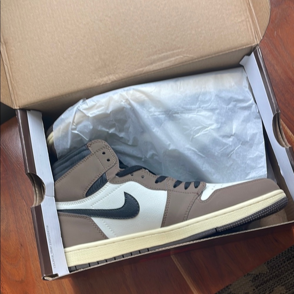 [Nike] Brown and Black Air Jordan Retro High-Top